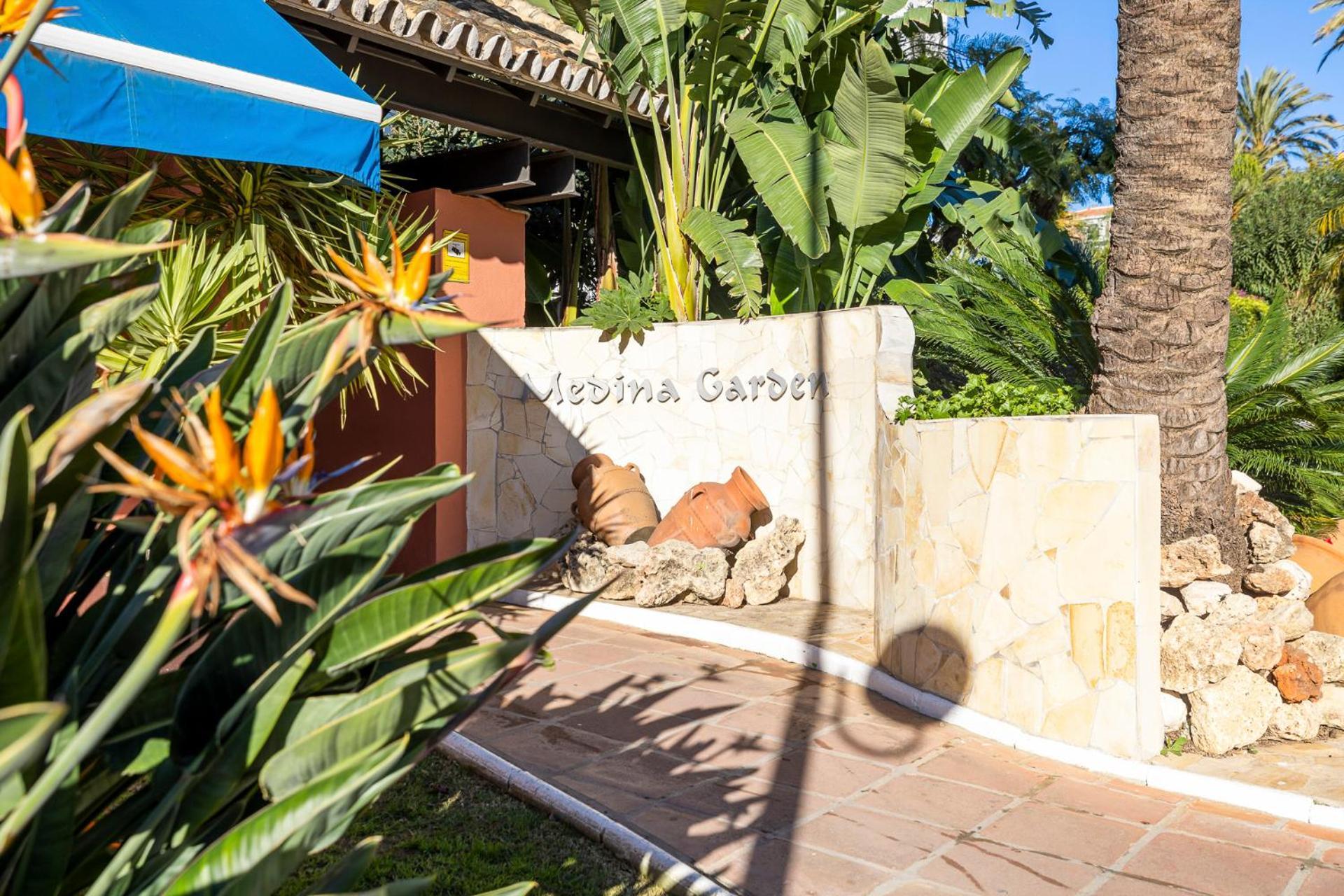 2 Bedroom Apartment In Medina Garden - Puerto Banus Marbella Exterior foto