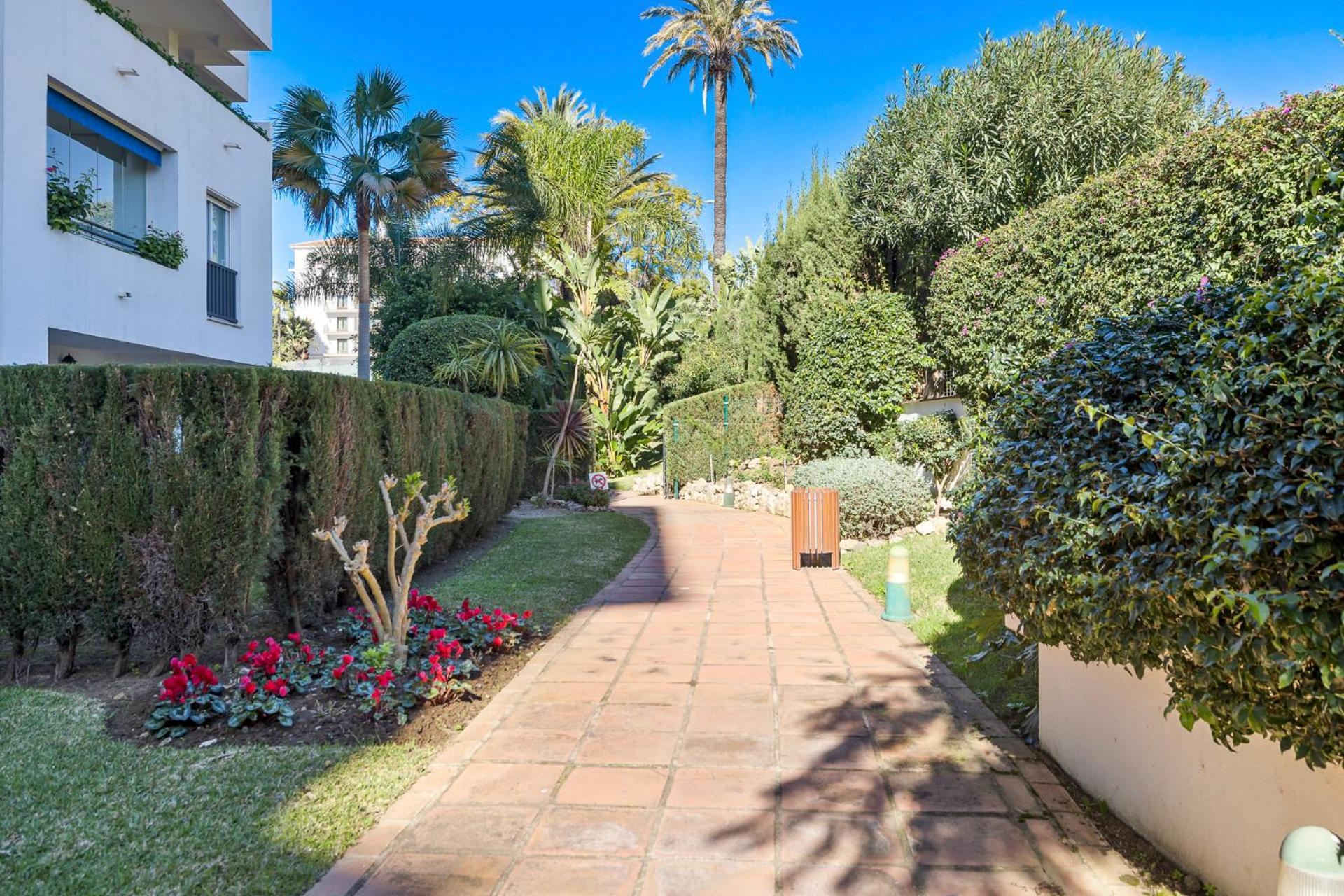 2 Bedroom Apartment In Medina Garden - Puerto Banus Marbella Exterior foto