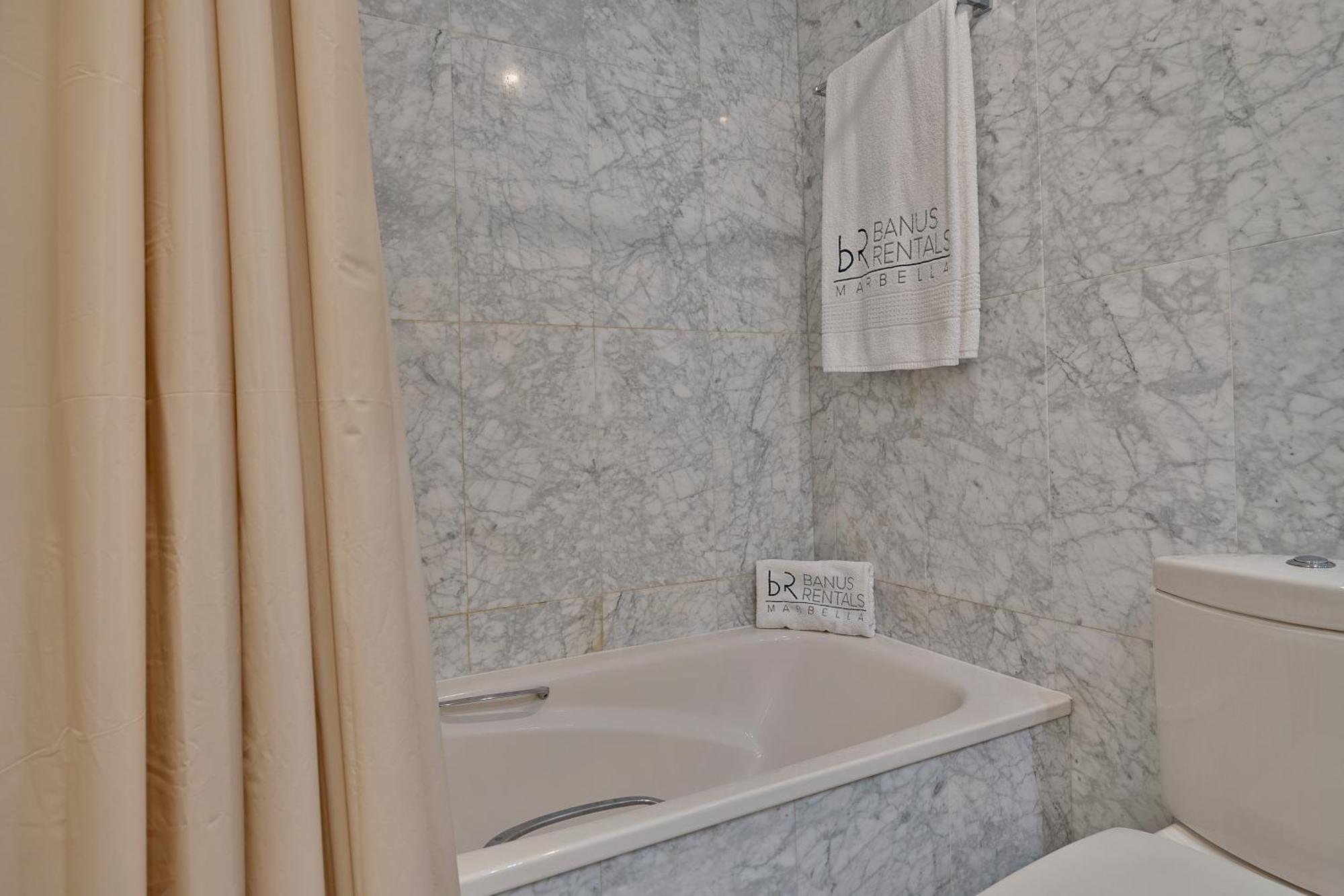 2 Bedroom Apartment In Medina Garden - Puerto Banus Marbella Exterior foto
